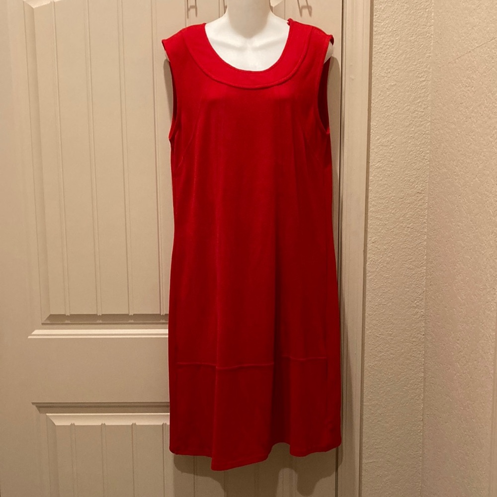 The Paragon Women’s Size M Red Midi Pullover Shift Dress Soft Sleeveless